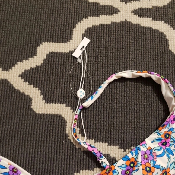 Frankies Bikinis Anna Swim Top - Picture 7 of 7